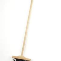 wooden broom black/white,